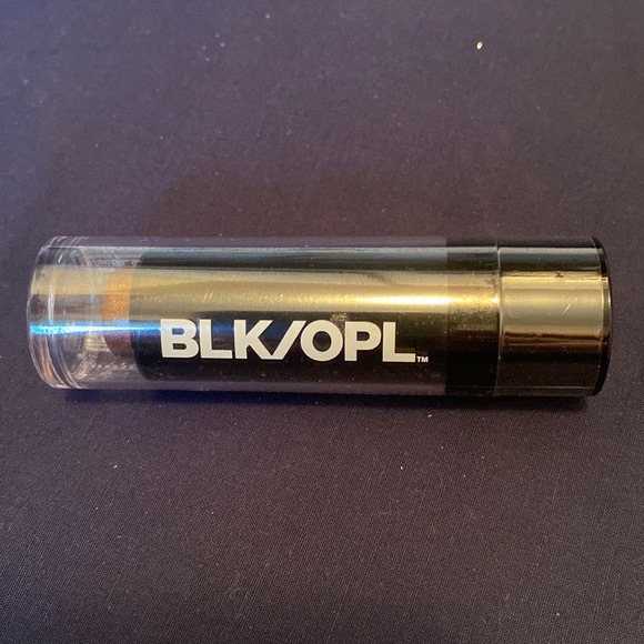 BLK/OPL True Color Illuminating Stick Nude Glow 210 - Picture 1 of 3